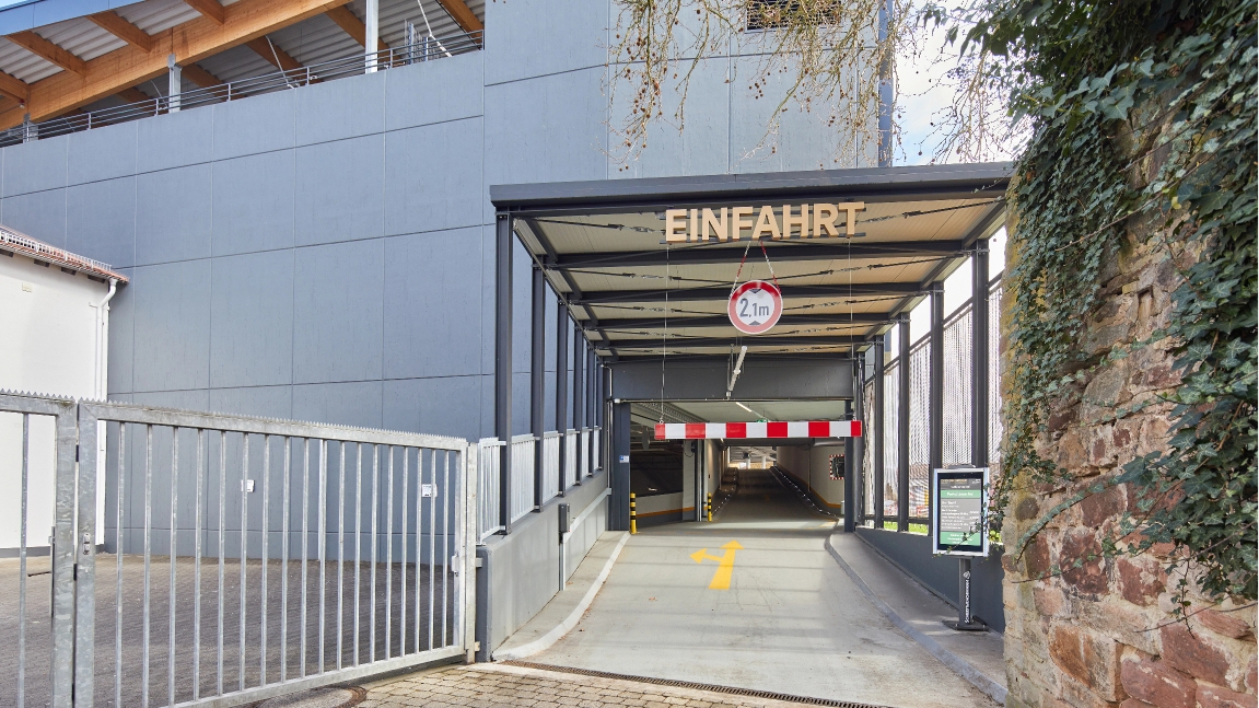 Einfahrt Rosmariengasse - Parkhaus Das Quartier Bad Hersfeld